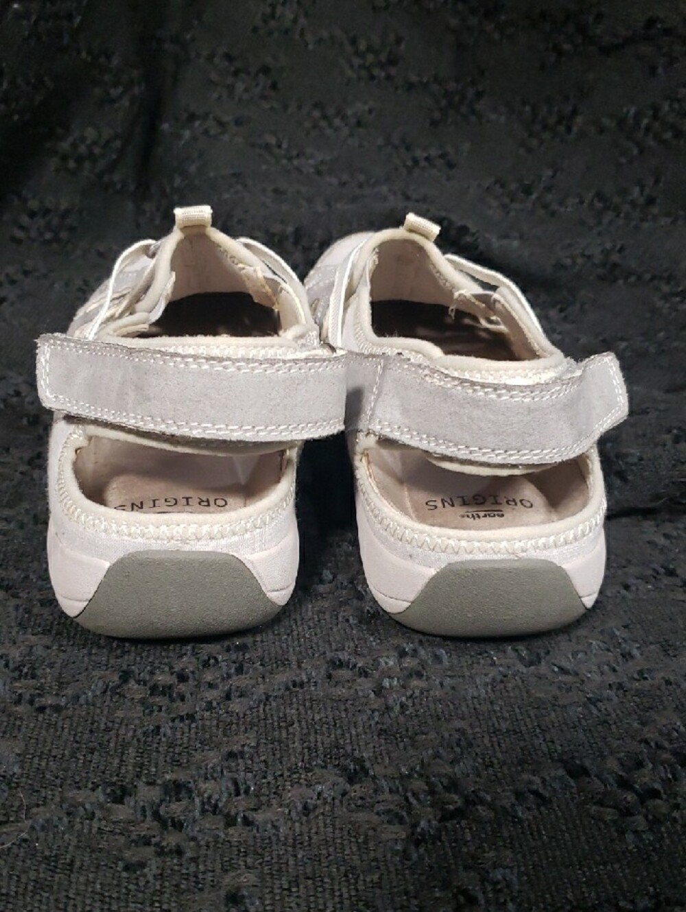 Origins Women's Gray Closed-Toe Casual Sandals - Picture 7 of 8